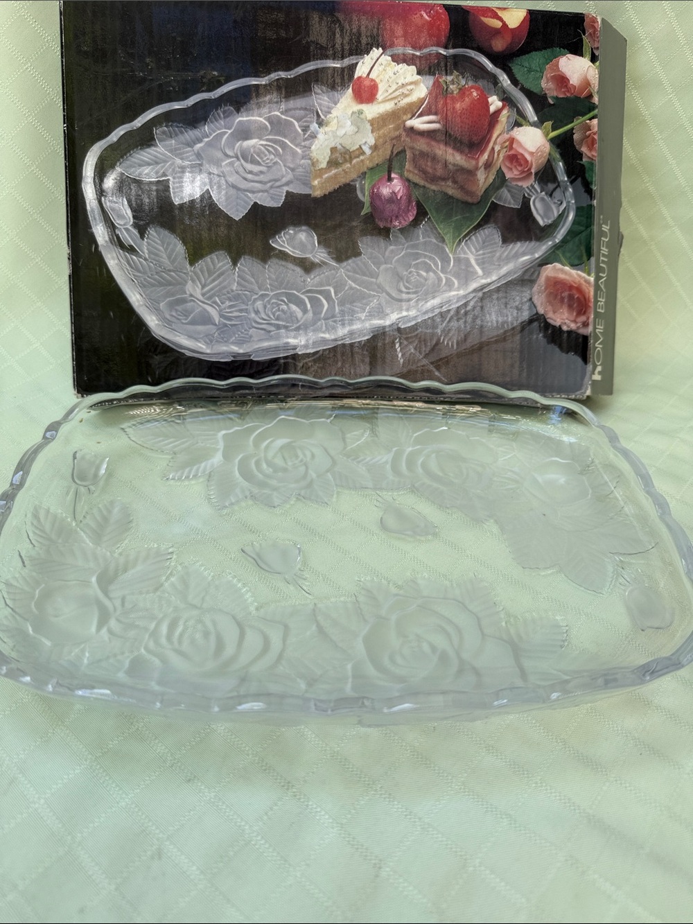 Vintage glass sandwich tray - Picture 8 of 8